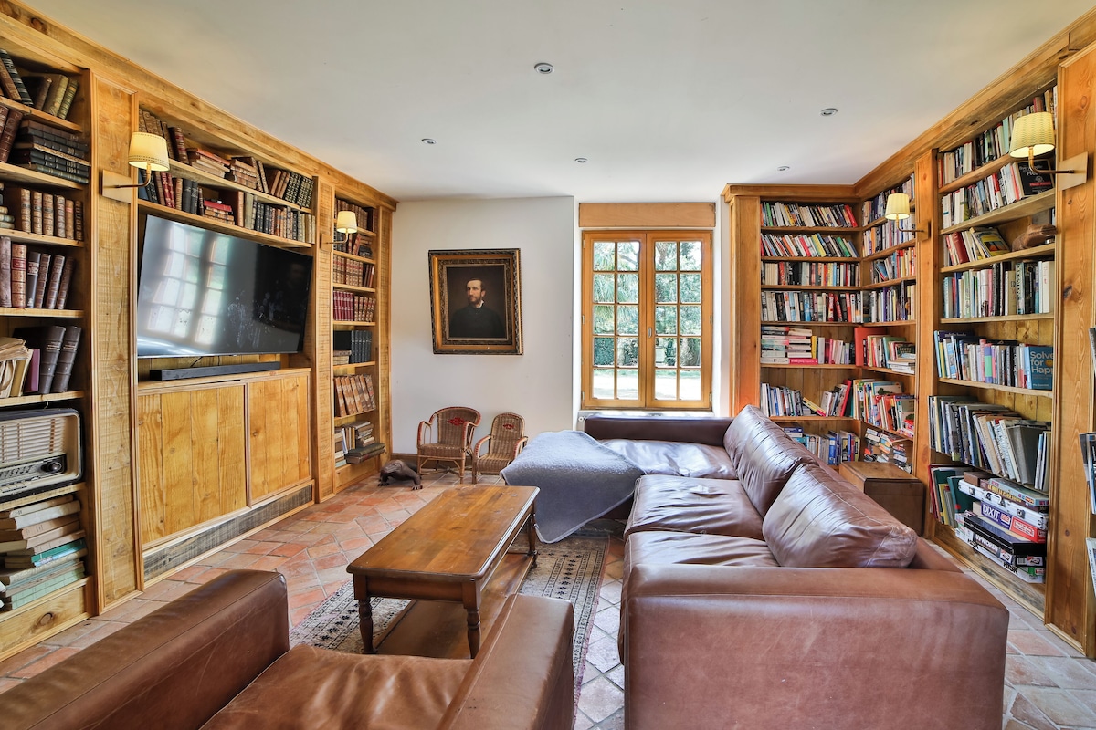 The cosy library sitting room